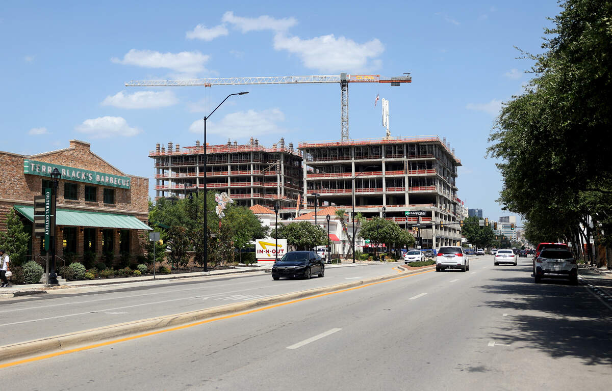 Goldenrod’s Van Zandt development rises above West Seventh Street. The building is expected to contain 102,000 square feet of state-of-the-art office space, along with 226 apartments, and 11,000 square feet of ground floor shop and restaurant space. 